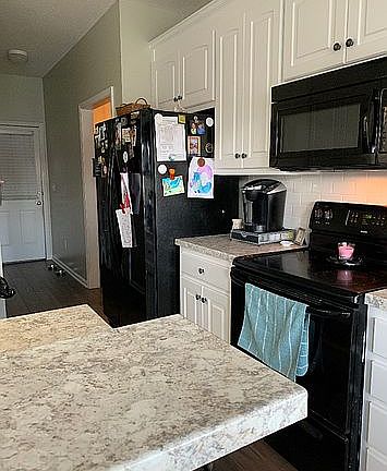4th image of 2406 Alexander Dr