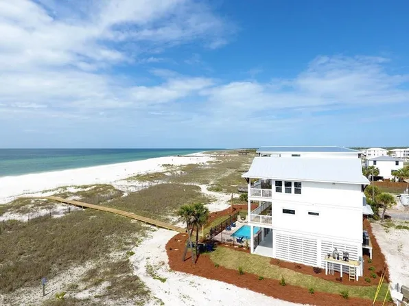 121 S 40th St, Mexico Beach, FL 32456