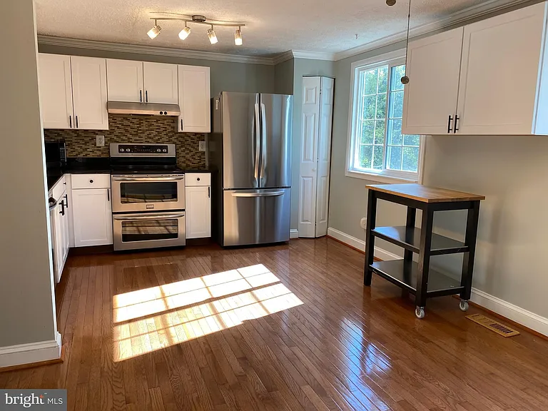1666 Barnstead Dr — Photo 12