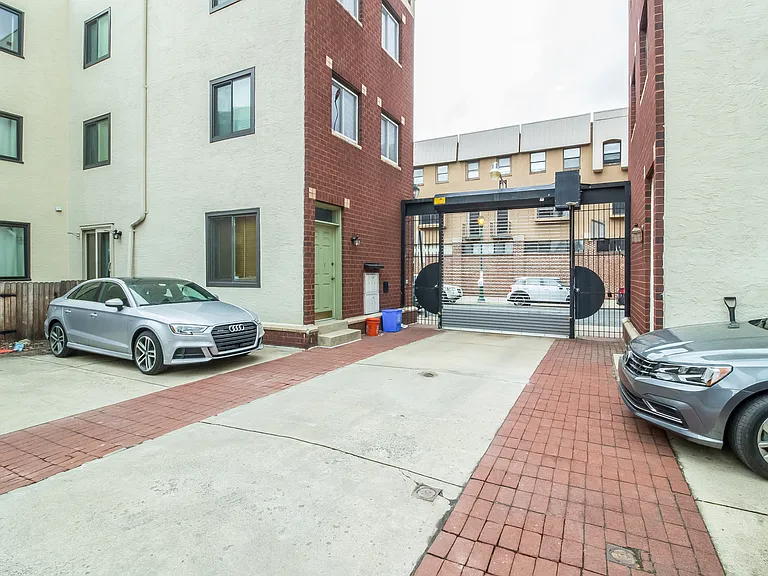 2030 South St #G — Photo 23