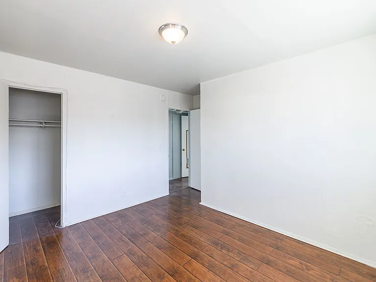 2506 S Rosewood Ave — Photo 8