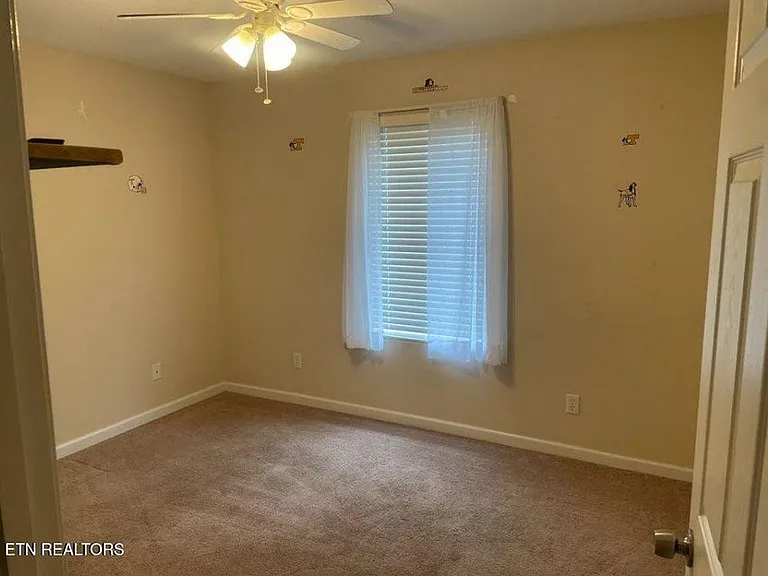 125 Link Ln — Photo 11