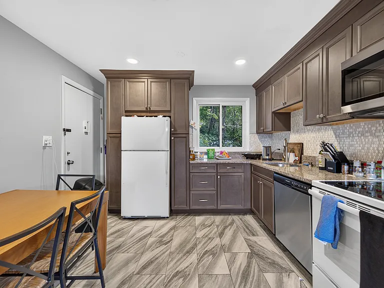 30 Jacqueline Rd #20D — Photo 11