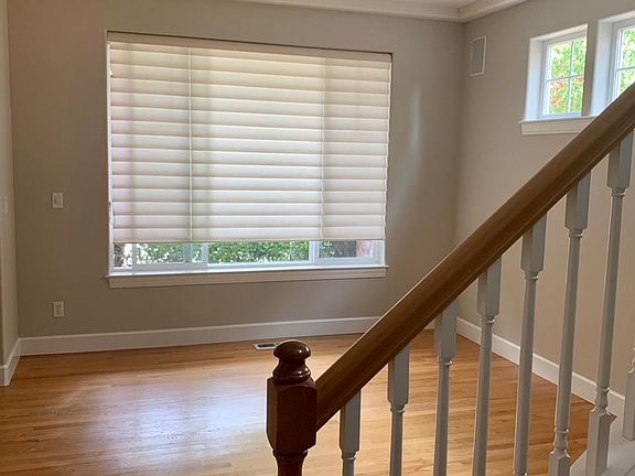 4th image of 23011 SE 13th Way