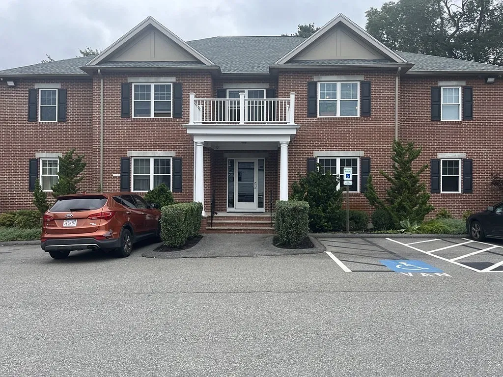 2 bed, 1.0 bath, 800 sqft, $2,350 — Photo 1