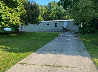 1979 W Riverside Dr, Ionia, MI 48846