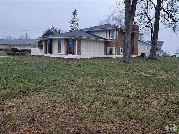 2nd image of 3301 Highcrest Ct
