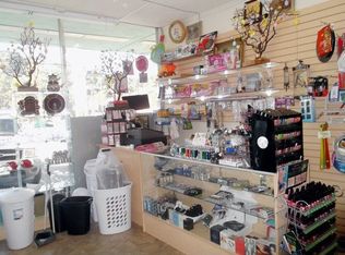 7067 Foothill Blvd, Tujunga, CA 91042