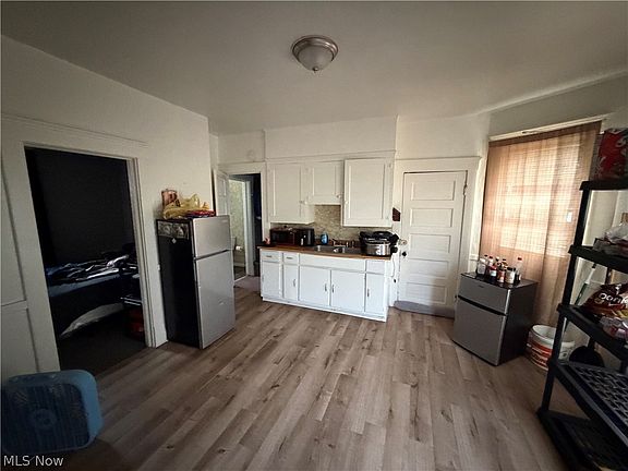 3rd image of 3317 W 50th St