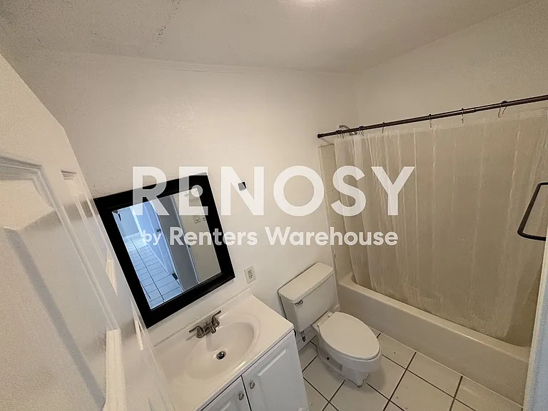 2818 W Heatherbrae Dr — Photo 8