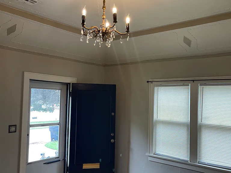 1913 N Ross Ave — Photo 111