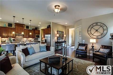 5th image of 504 Fort Lee Ct #601