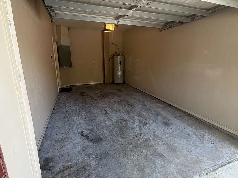 806 Baldwin Rowe Cir #1 — Photo 58