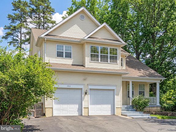 3rd image of 11913 Hunters Ln