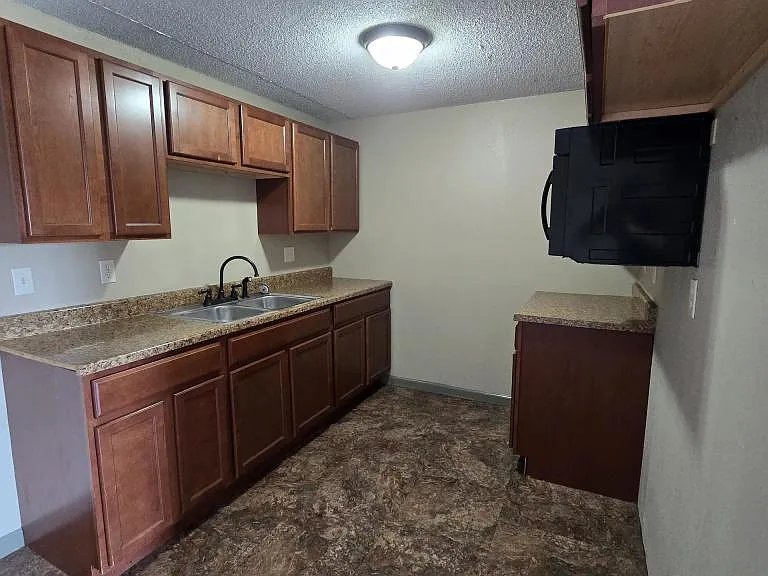300 E Windsor Rd #123 — Photo 3