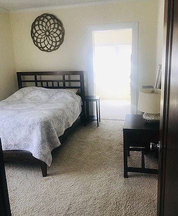 5th image of 10317 Elizabeth St #2