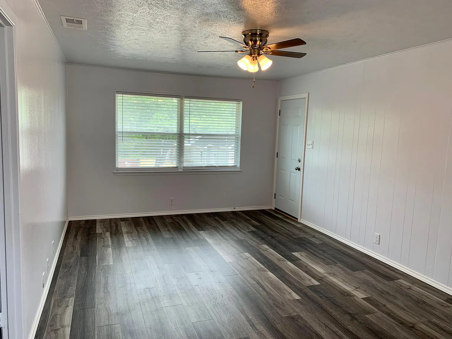 1 bed, 700 sqft, $1,100 — Photo 3