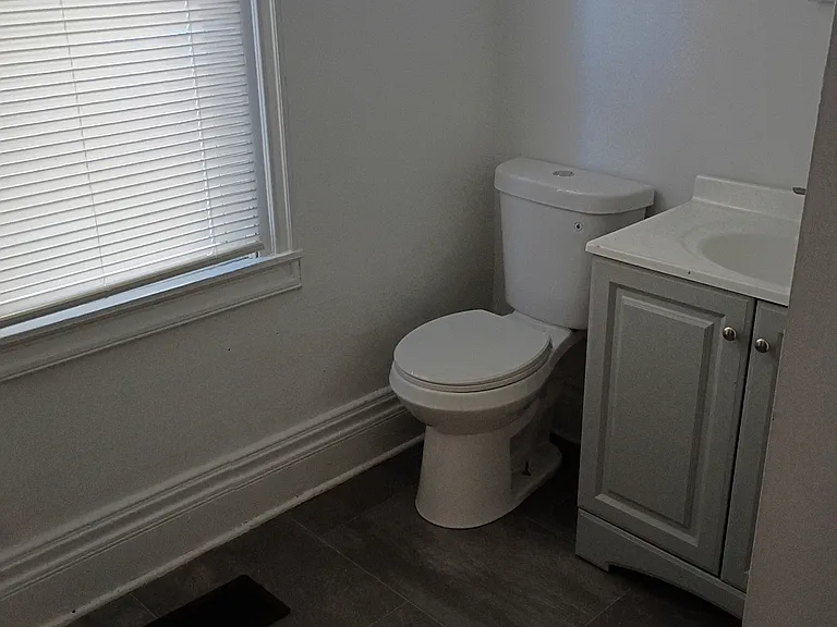 15 E Hill St — Photo 3