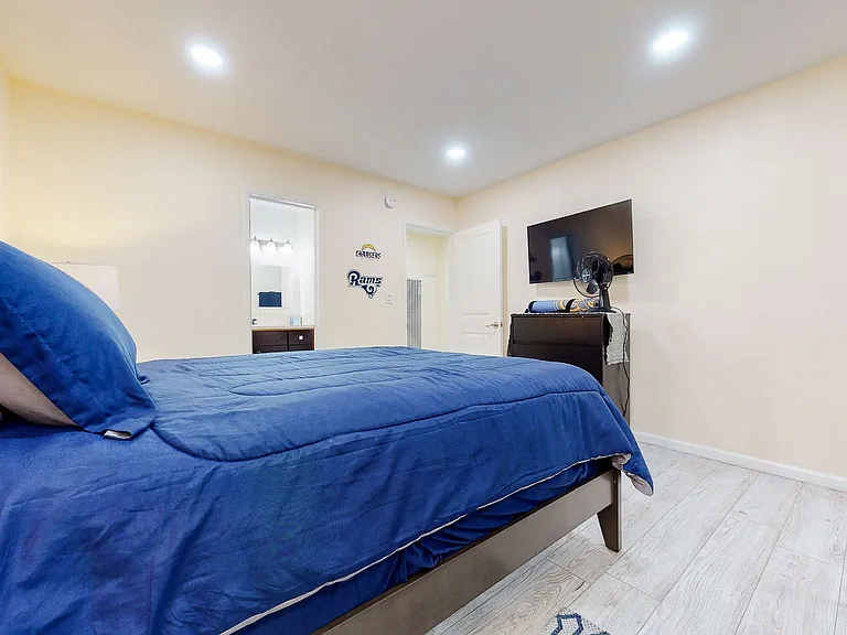 543 Evergreen Street — Photo 4