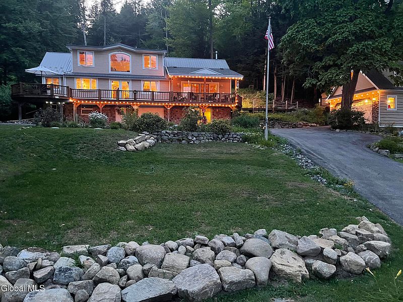 3rd image of 1141 North Shore Road