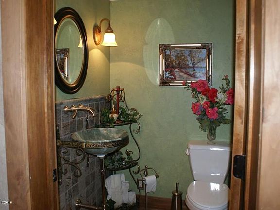 5th image of 99 Castle Hill Ln