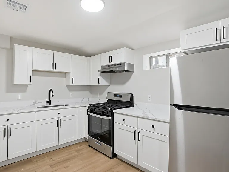 800 Douglas Ave #1 — Photo 6