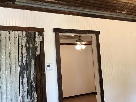 5th image of 605 Live Oak St