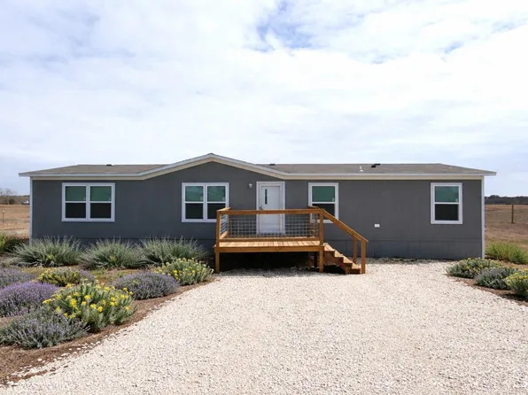 6945 Seawillow Rd, Lockhart, TX 78644