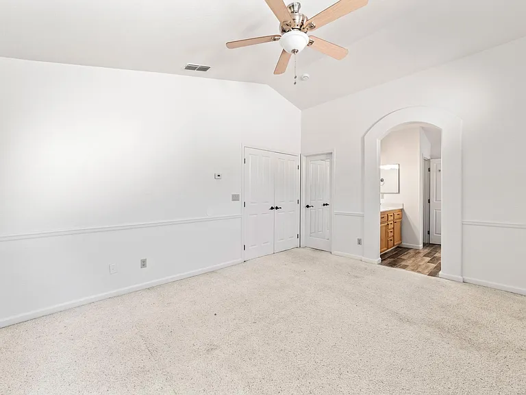359 Seaton Dr — Photo 22