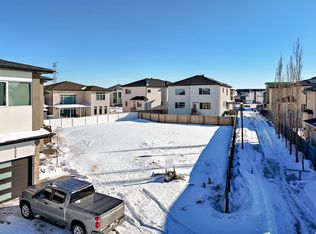 1004 148th Ave NW, Edmonton, AB T5Y0V4