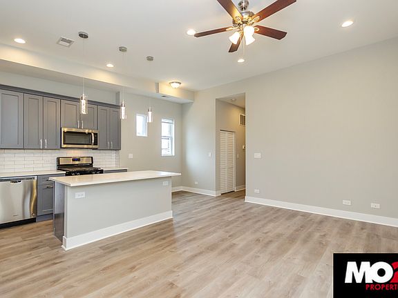 3rd image of 1055 N Wolcott Ave #2R