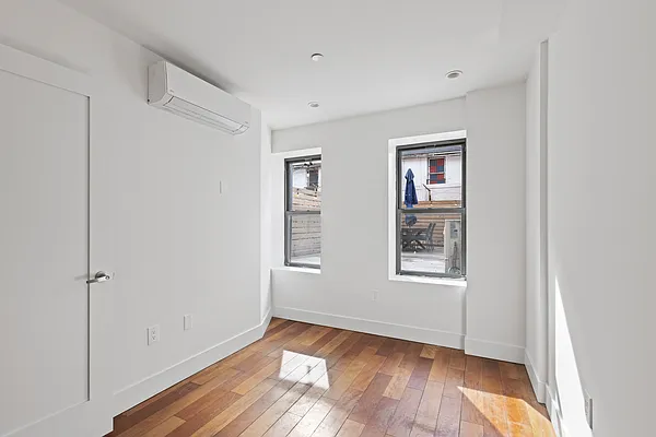 Rented by Compass | media 12