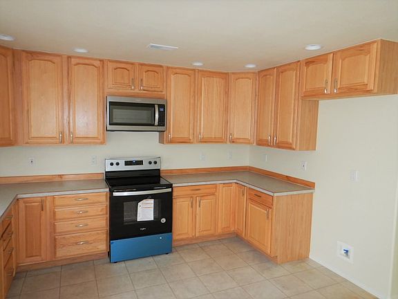 3rd image of 1148 SE Sentry Dr