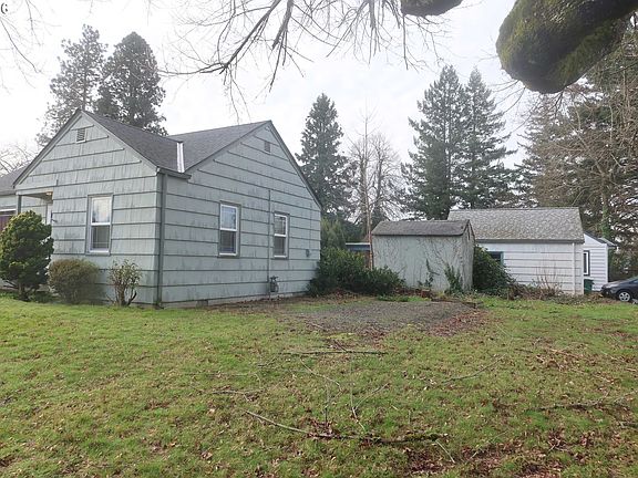 3rd image of 138 Maple Blvd