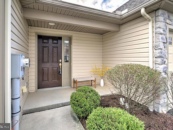 4th image of 1354 Fieldstone Dr