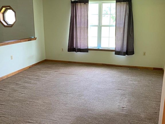 5th image of 29695 Finch Ct