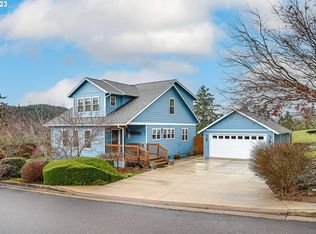 384 Edgeview Dr, Elkton, OR 97436