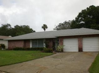 2033 Macarthur Ct, Dunedin, FL 34698