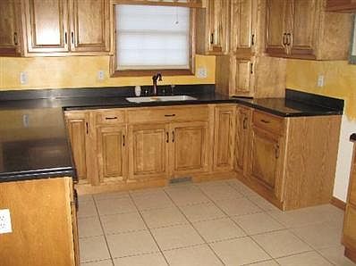 4th image of 2081 Willow Brook Dr