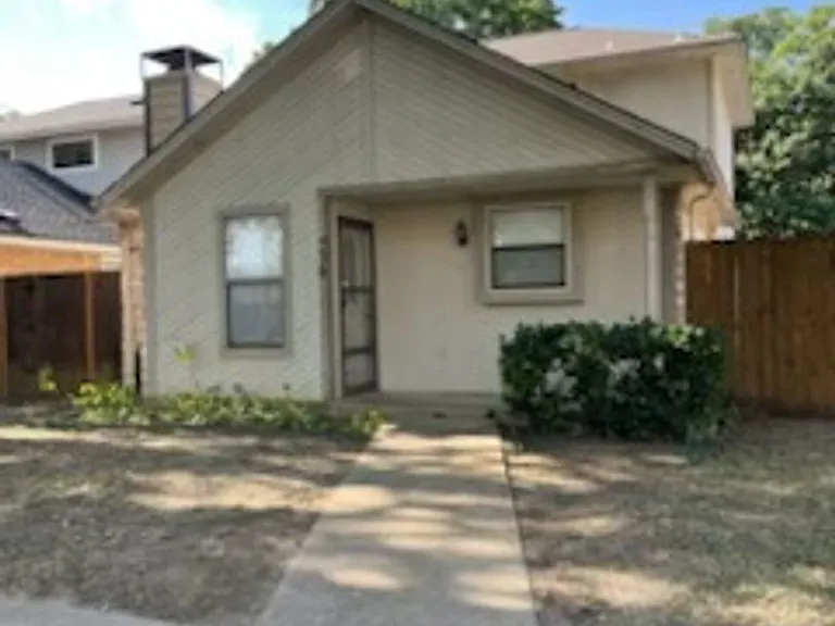 530 Rawls Cir — Photo 1