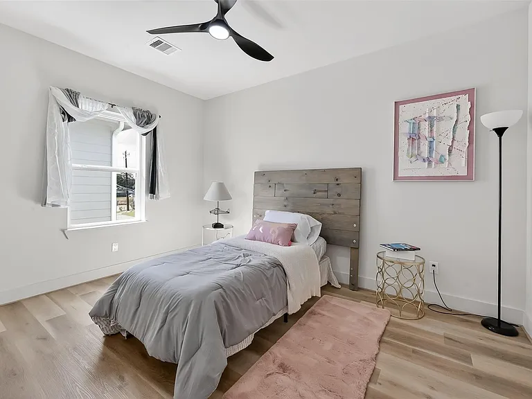 975 Highland Light Ln — Photo 21
