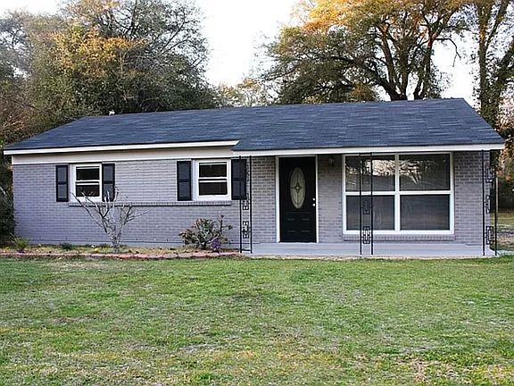 4th image of 121 Linda Ln