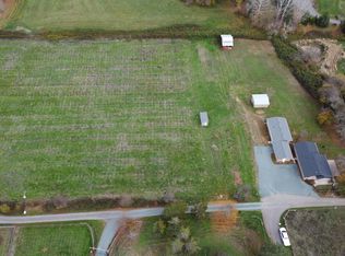 2571 E Evans Creek Rd, Rogue River, OR 97537