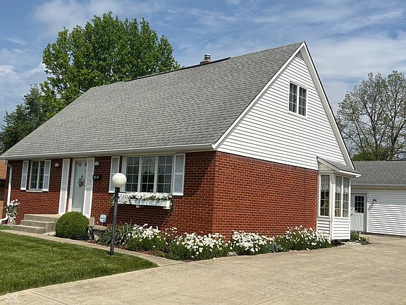 3rd image of 6118 Schoolwood Dr