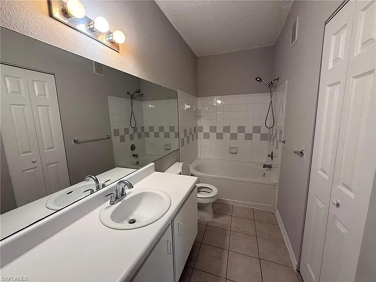 11540 Villa Grand #1212 — Photo 8