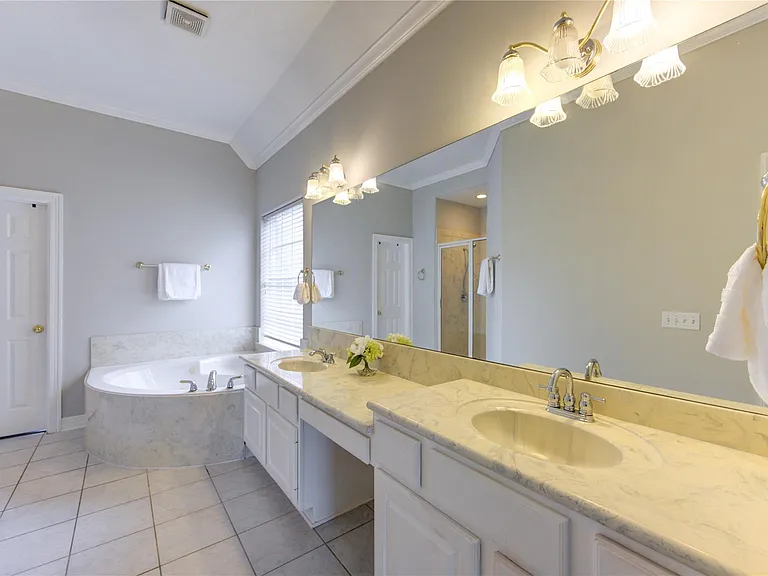14007 Briar Heath Dr — Photo 14