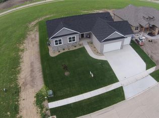 1417 Hunters Field Ln, Marion, IA 52302