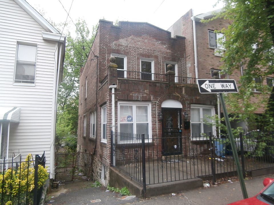 1st image of 4007 Carpenter Ave