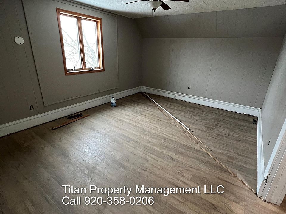 400 1/2 Main St, Fairwater, WI 53931 Zillow