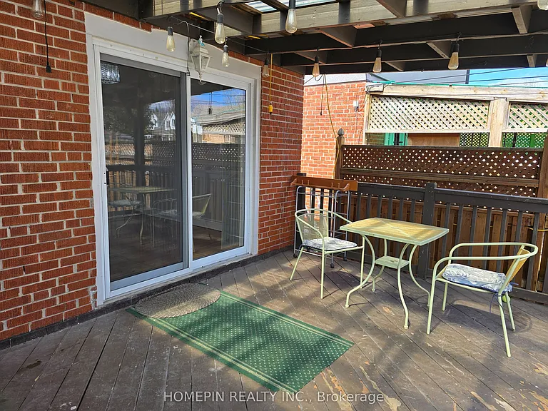 111 Sharpe St — Photo 15